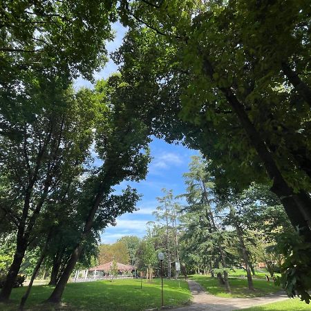 120 Mq Vicino A Banca Mediolanum E Ospedale Humanitas Apartment Basiglio Luaran gambar