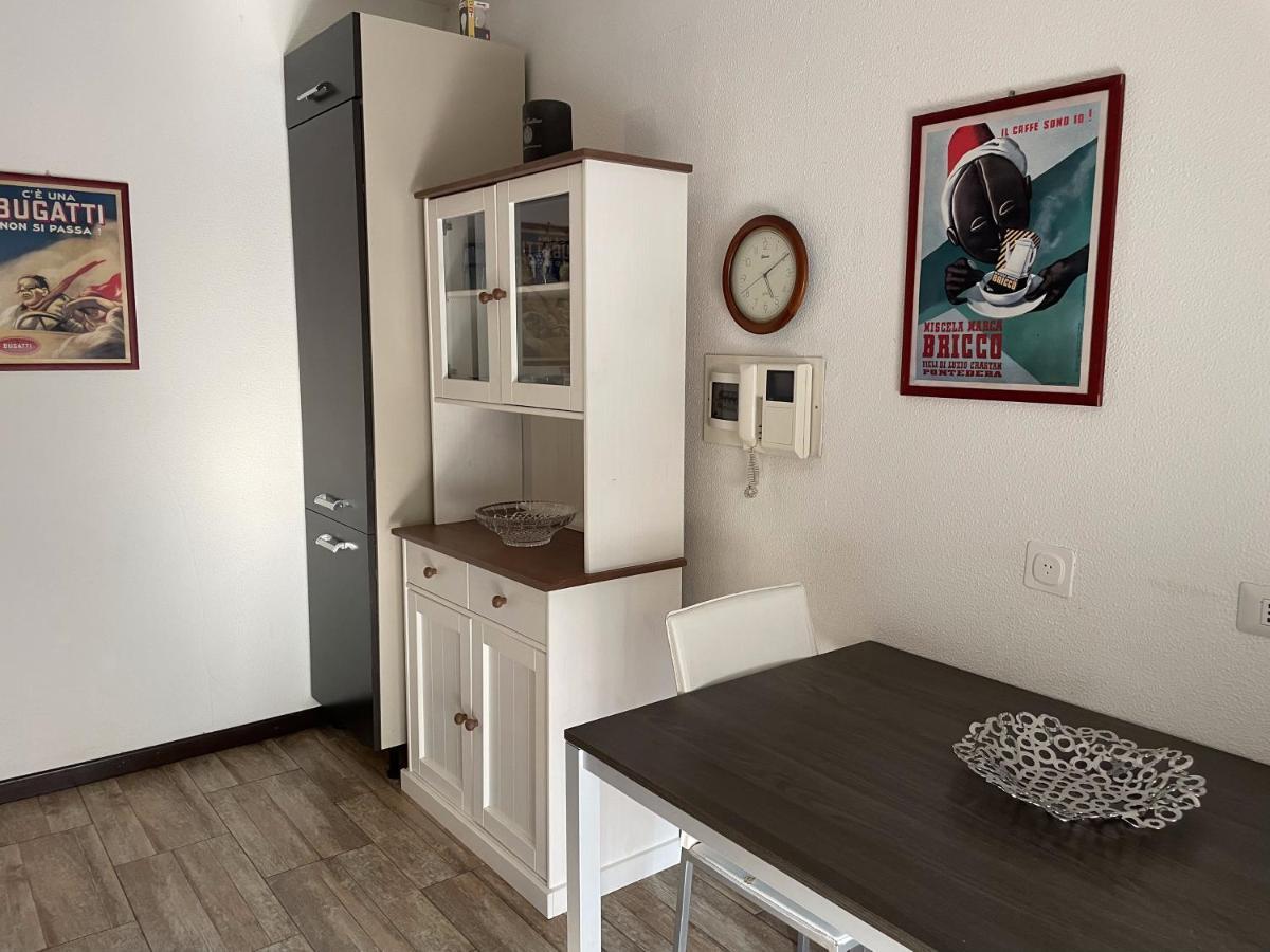 120 Mq Vicino A Banca Mediolanum E Ospedale Humanitas Apartment Basiglio Luaran gambar