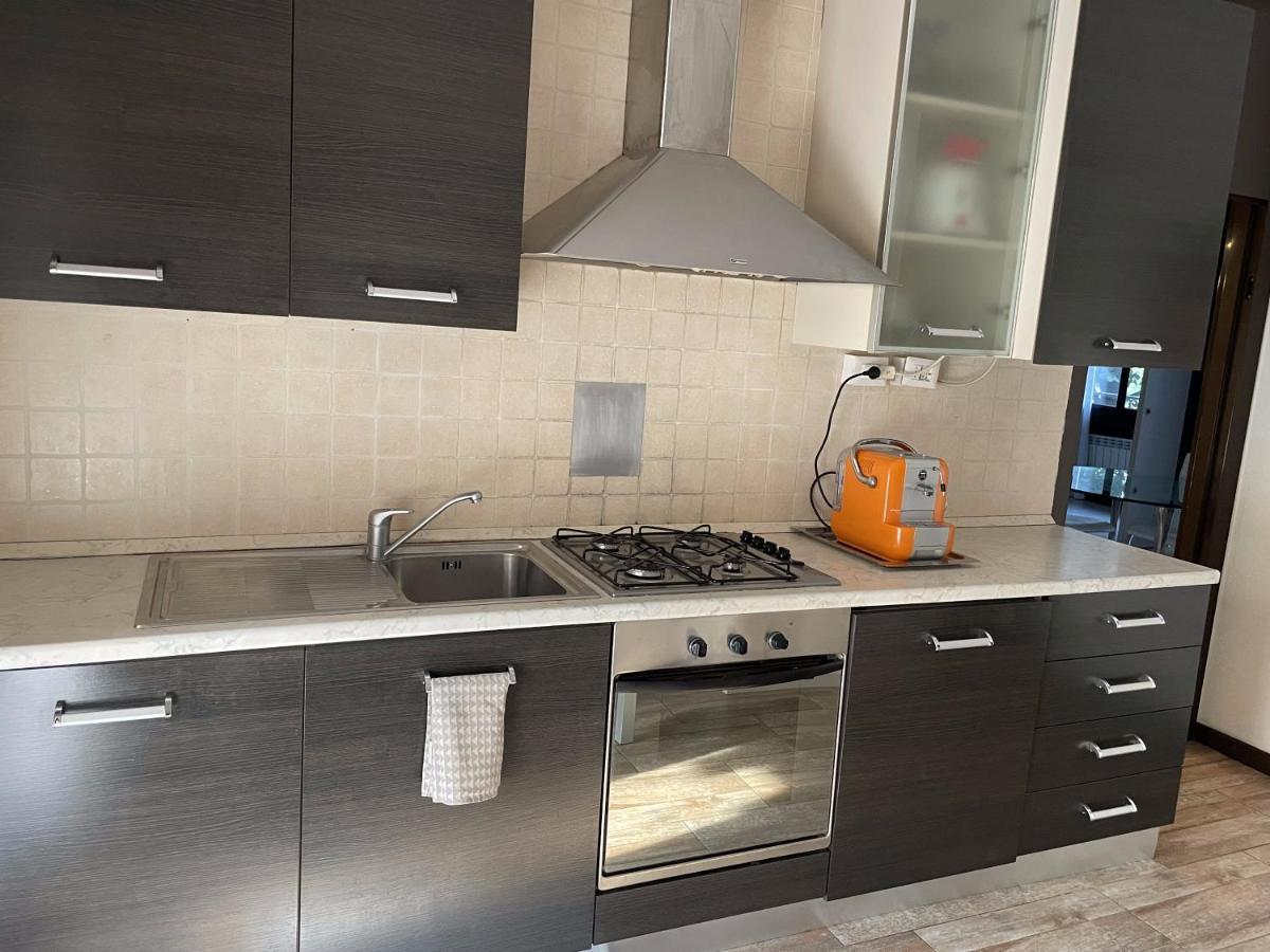 120 Mq Vicino A Banca Mediolanum E Ospedale Humanitas Apartment Basiglio Luaran gambar
