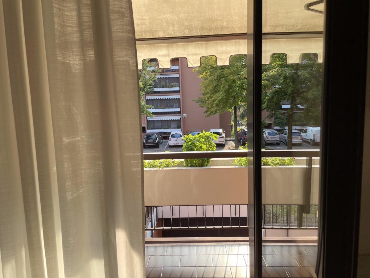 120 Mq Vicino A Banca Mediolanum E Ospedale Humanitas Apartment Basiglio Luaran gambar